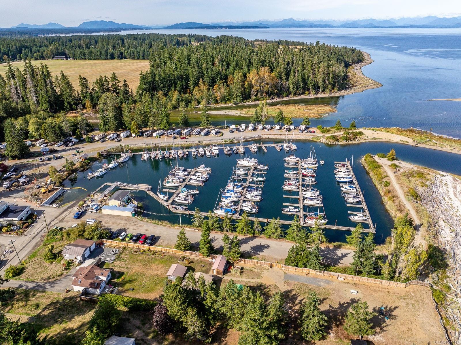 9060 Clarkson Ave, Black Creek, BC