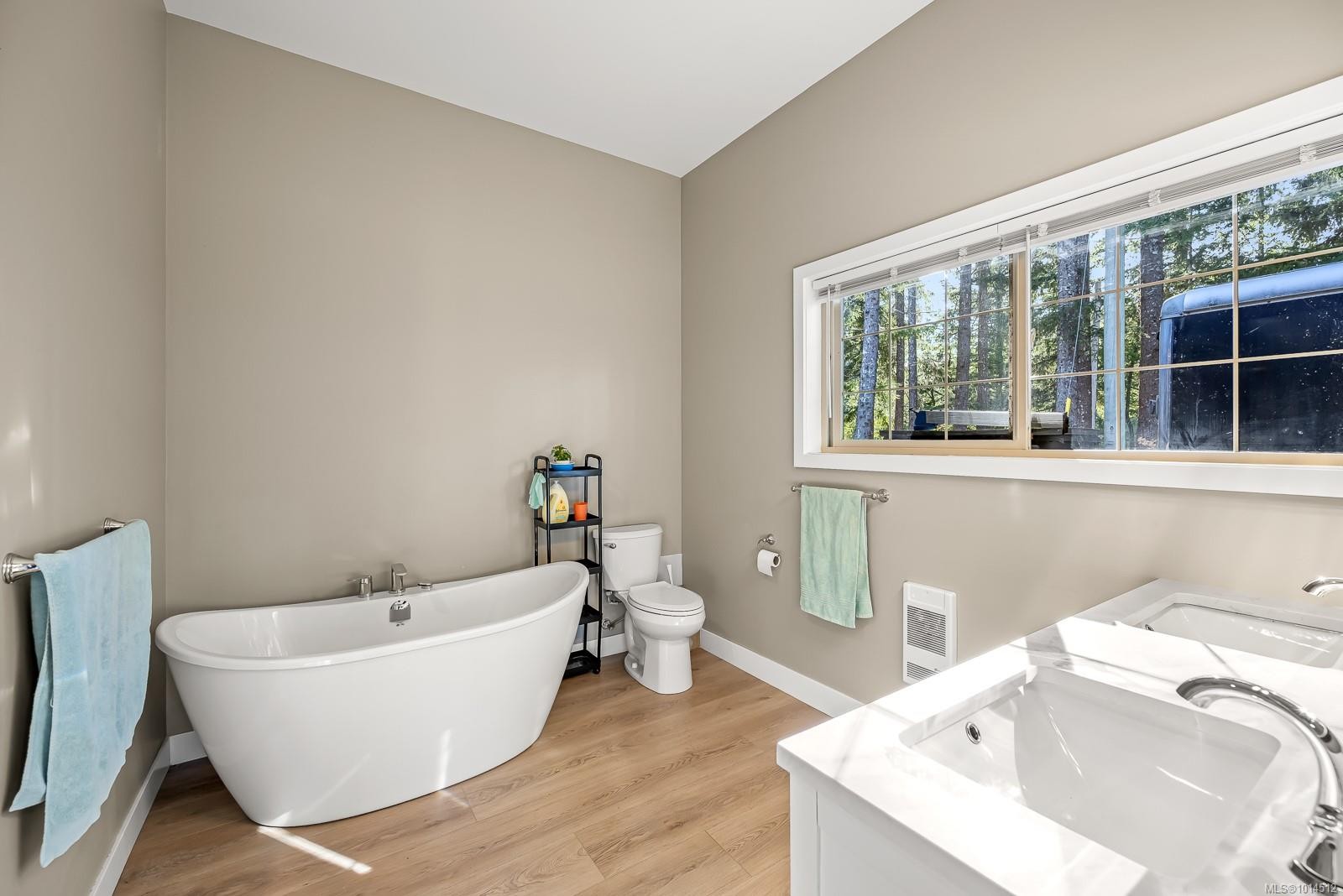 9060 Clarkson Ave, Black Creek, BC