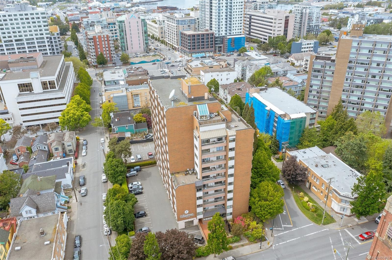 809-1630 Quadra St, Victoria, BC - Outdoor With View