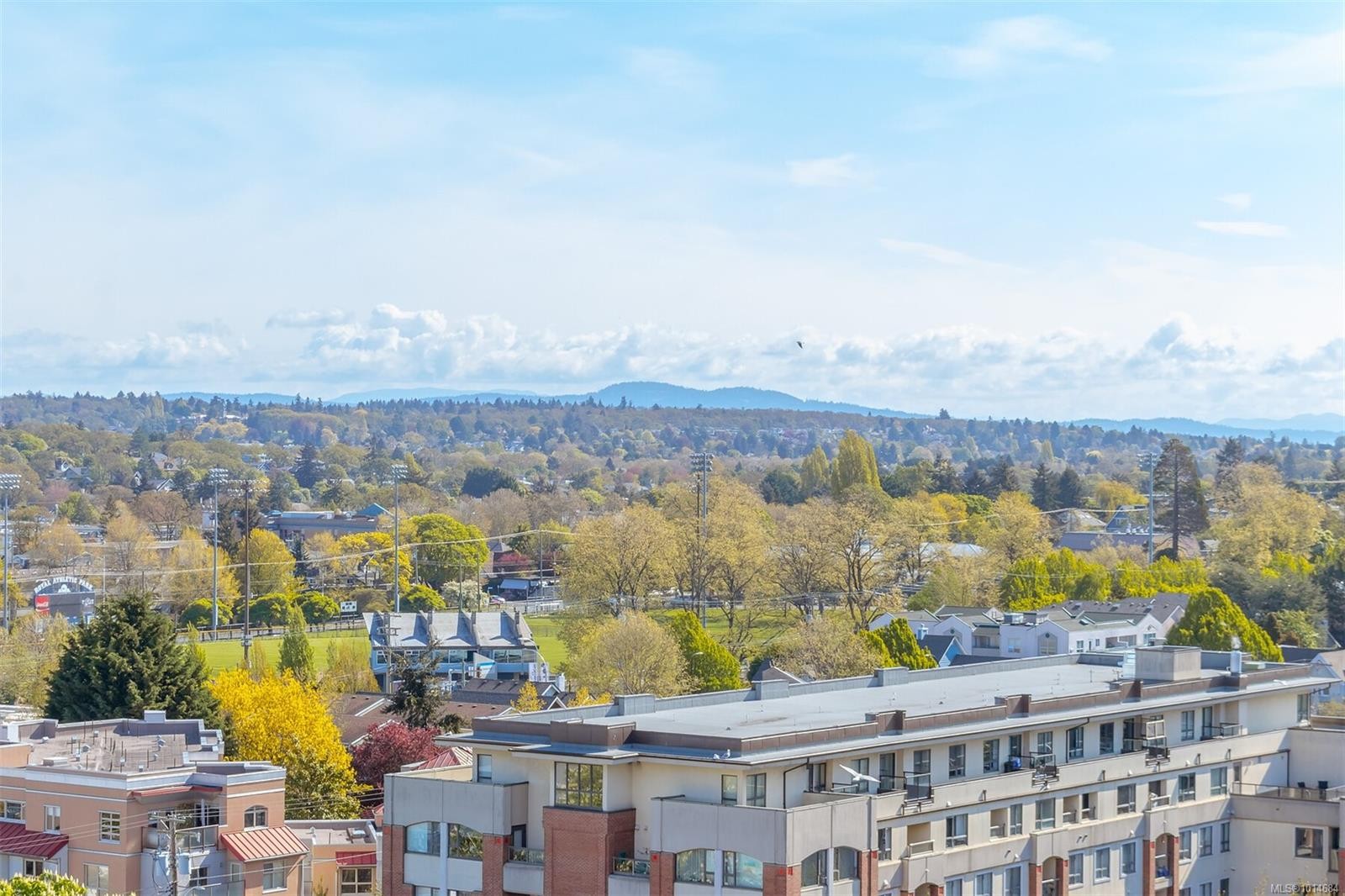 809-1630 Quadra St, Victoria, BC - Outdoor With View