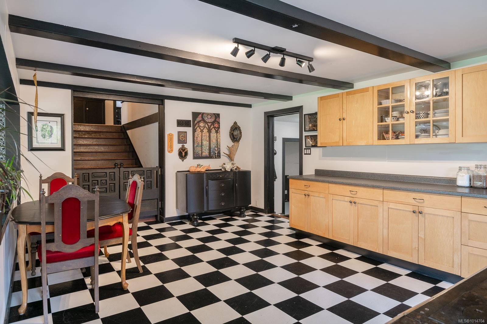 8590 Bland Rd, Port Alberni, BC