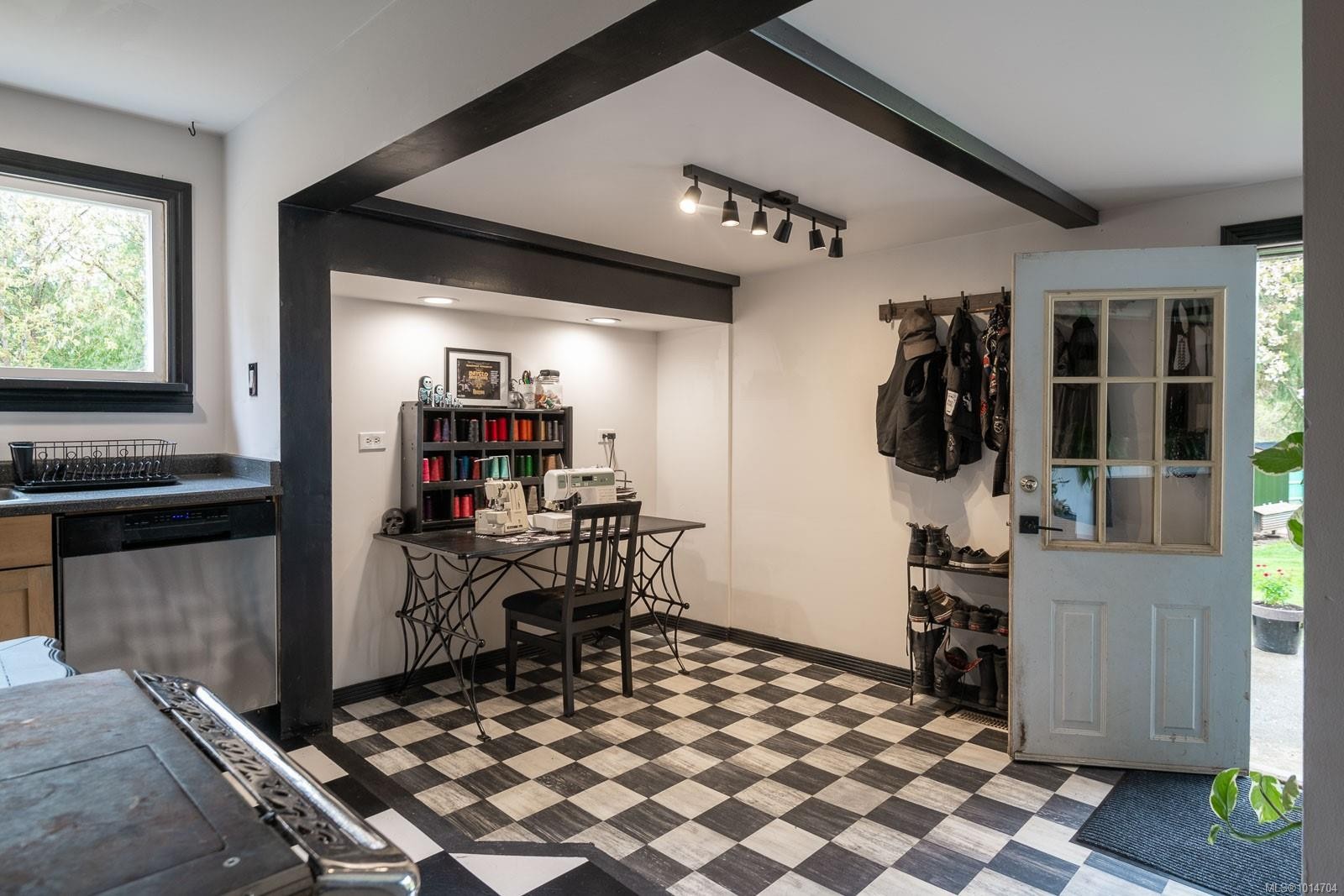 8590 Bland Rd, Port Alberni, BC