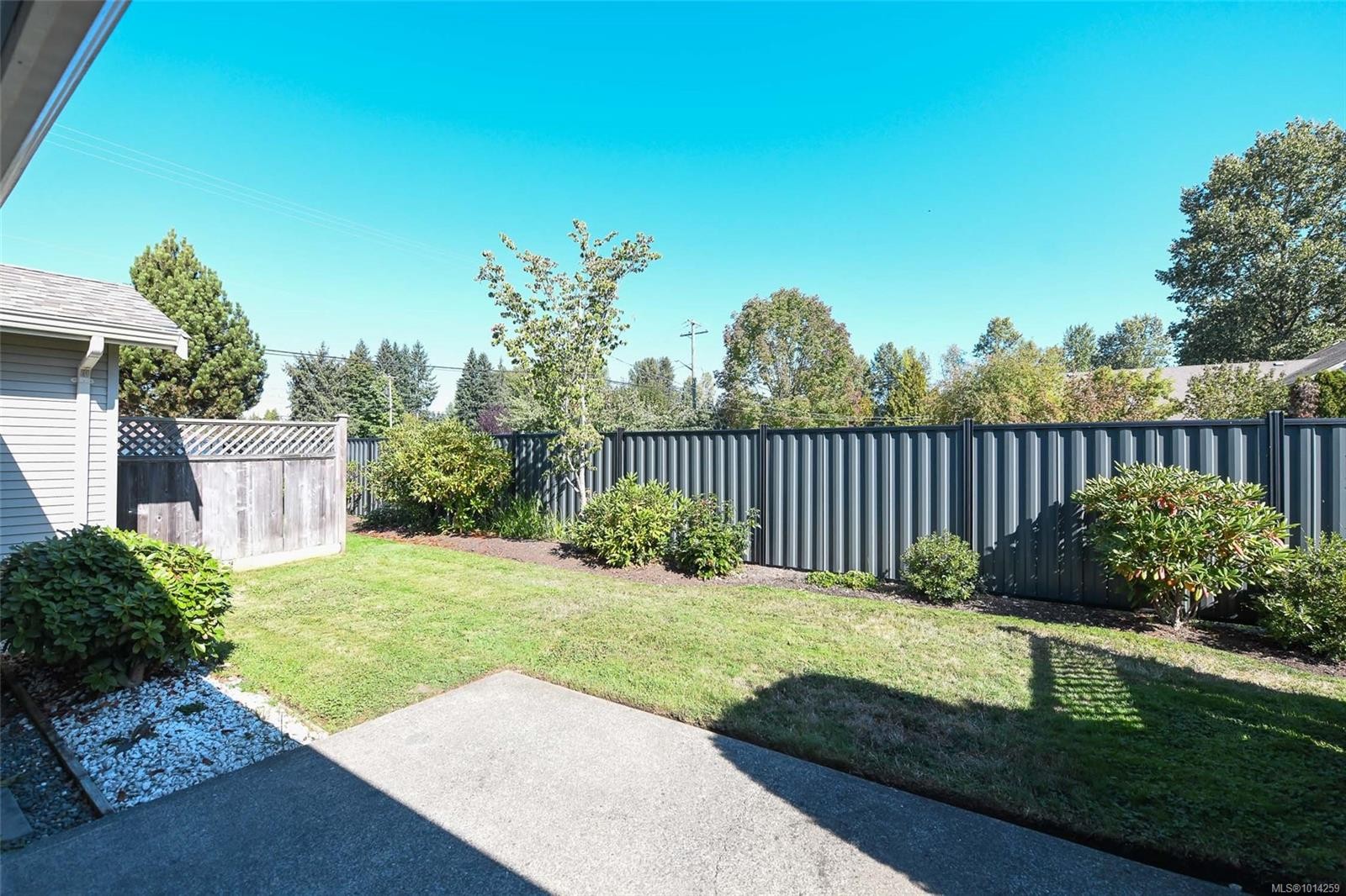 2-1050 8Th St, Courtenay, BC