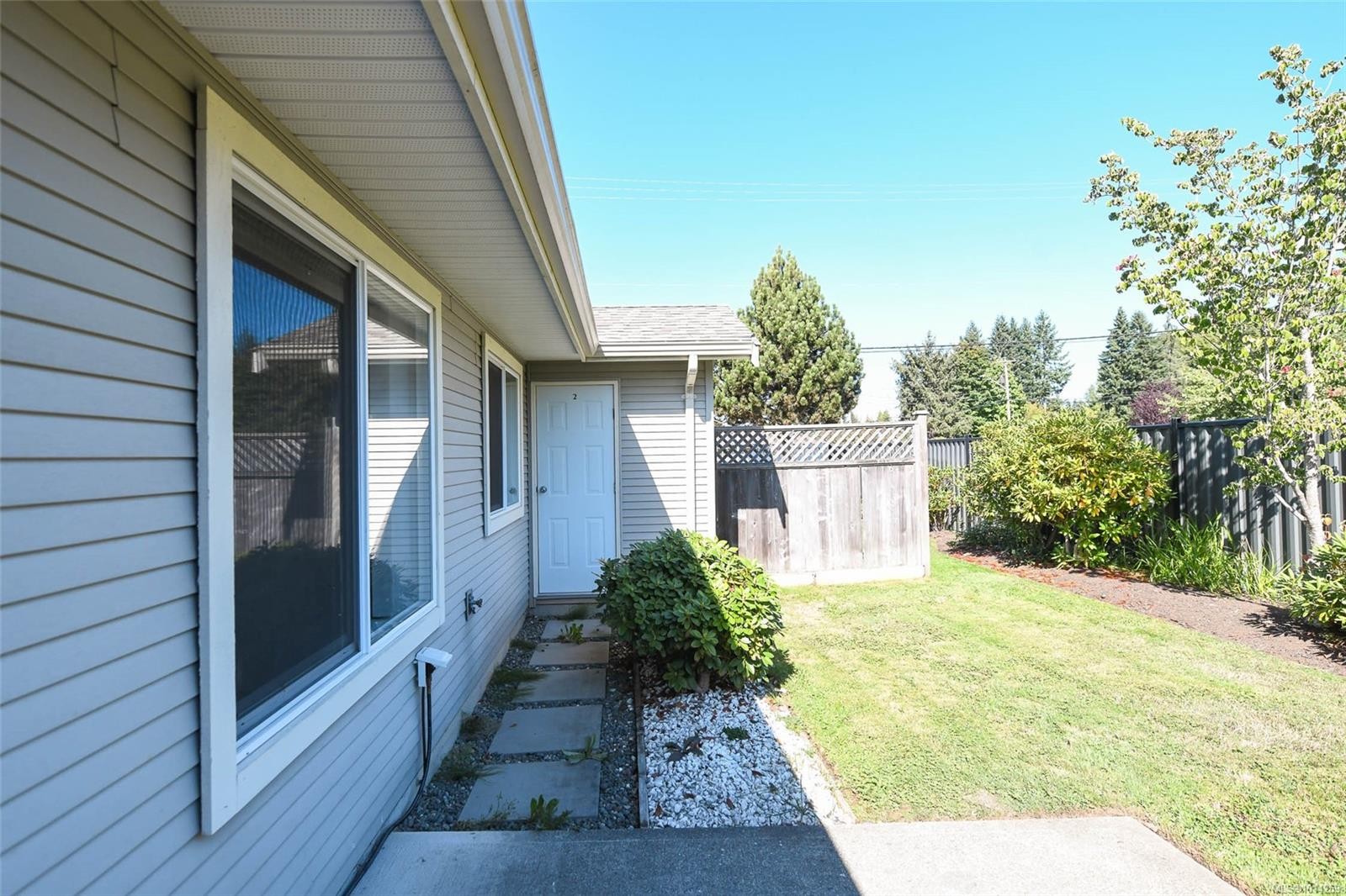 2-1050 8Th St, Courtenay, BC