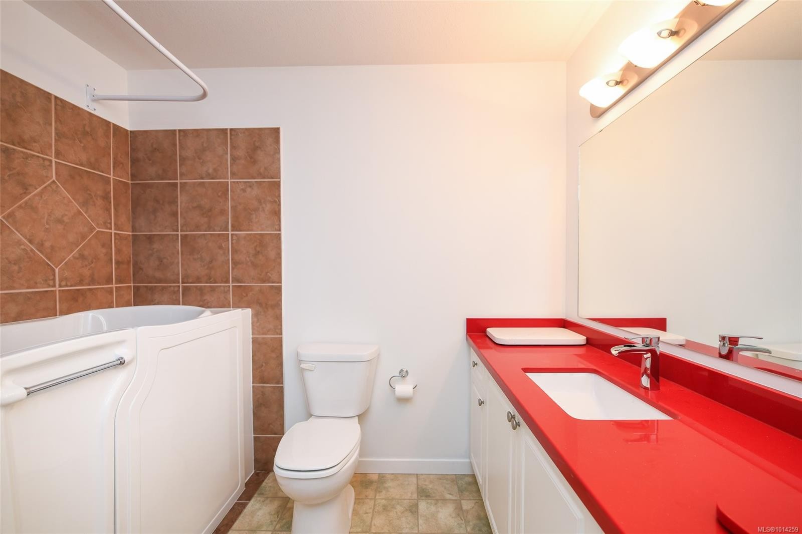 2-1050 8Th St, Courtenay, BC