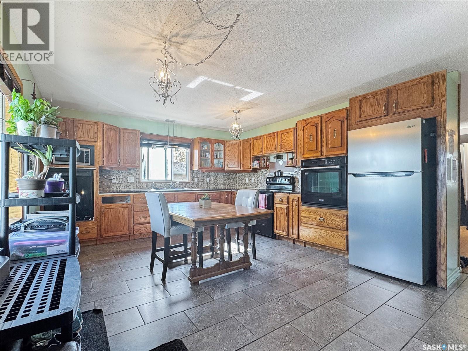 106 Strange Street, Cut Knife, SK - Indoor