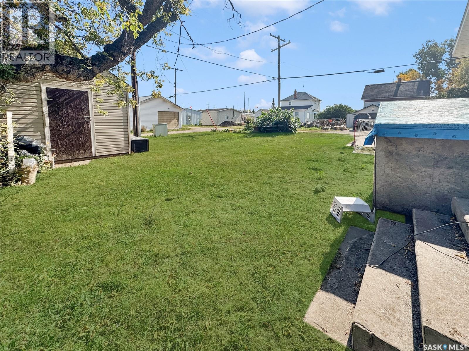 106 Strange Street, Cut Knife, SK - Outdoor