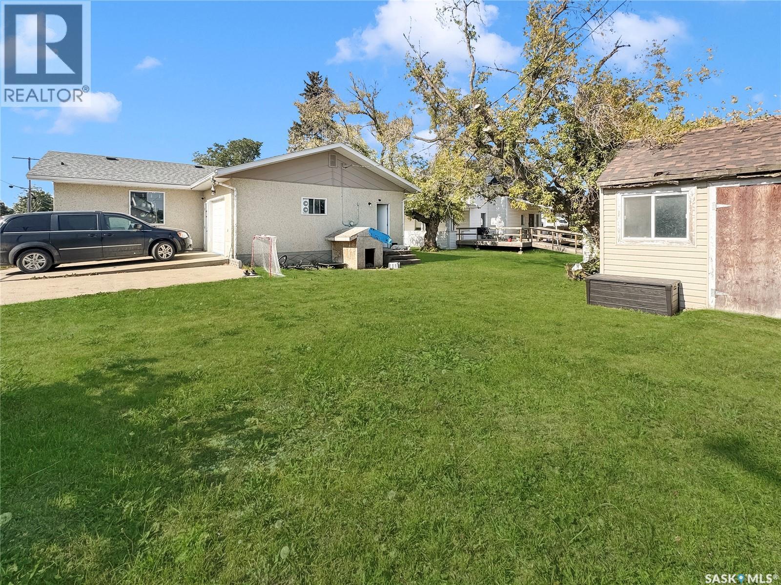 106 Strange Street, Cut Knife, SK - Outdoor