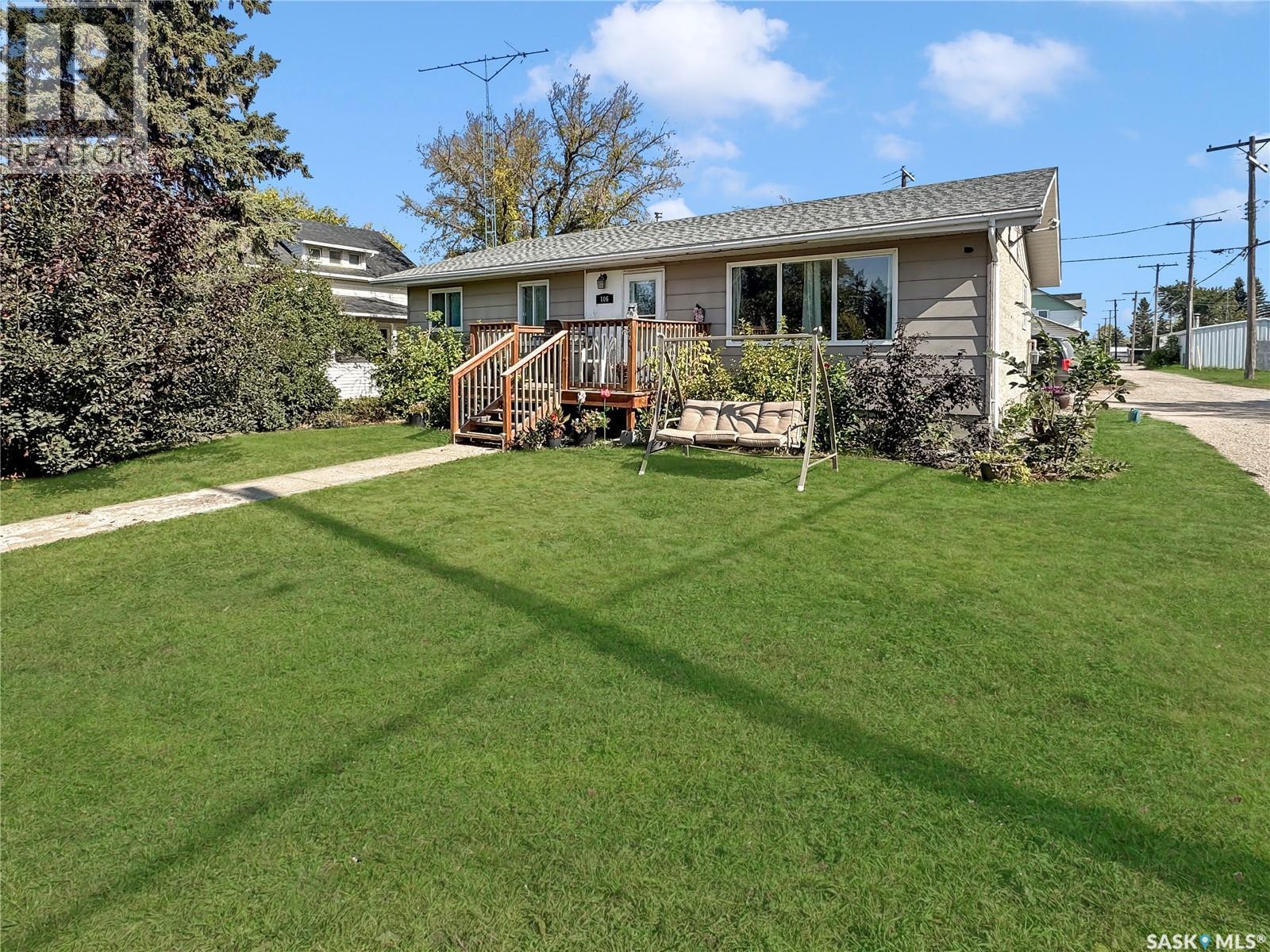 106 Strange Street, Cut Knife, SK - Outdoor