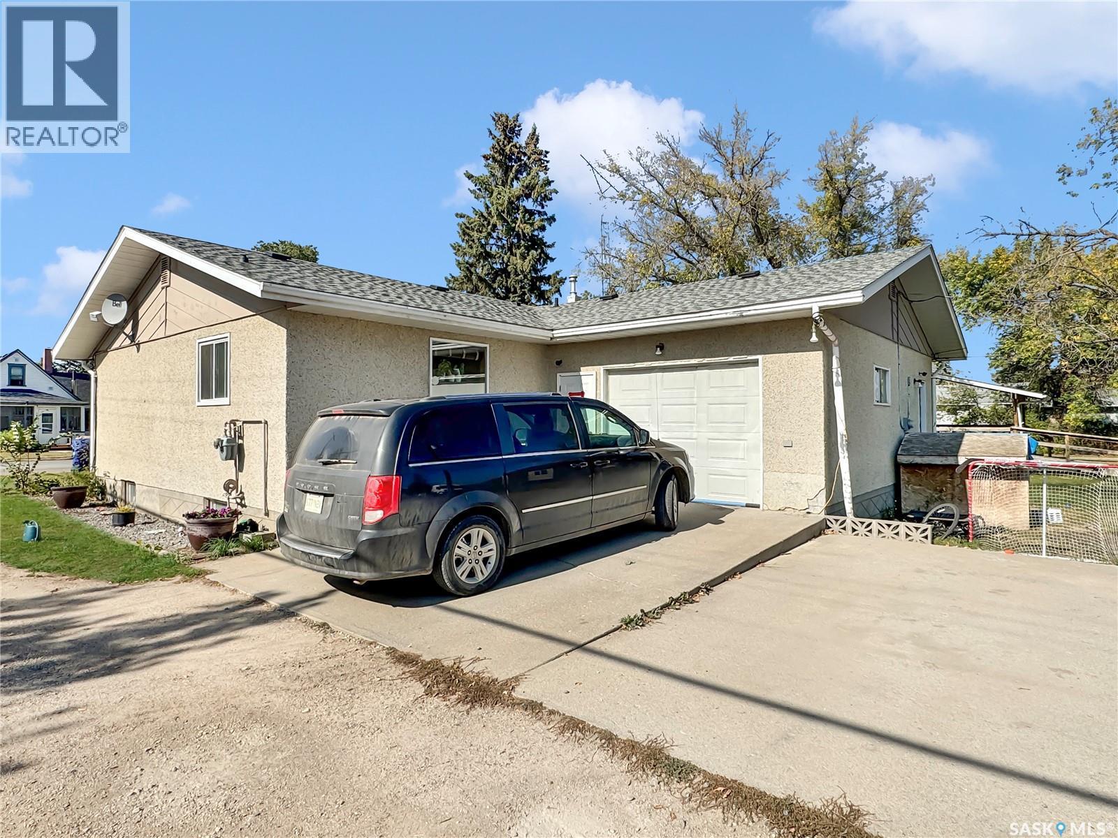 106 Strange Street, Cut Knife, SK - Outdoor