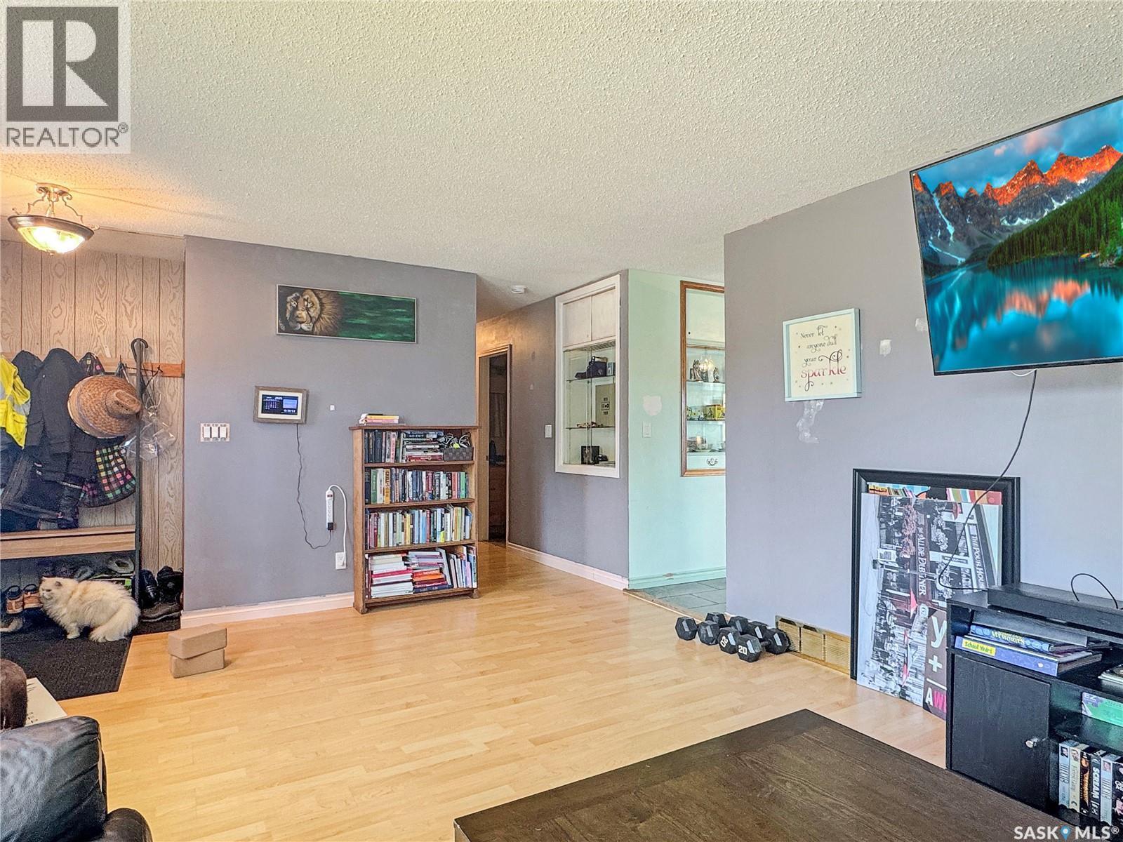 106 Strange Street, Cut Knife, SK - Indoor