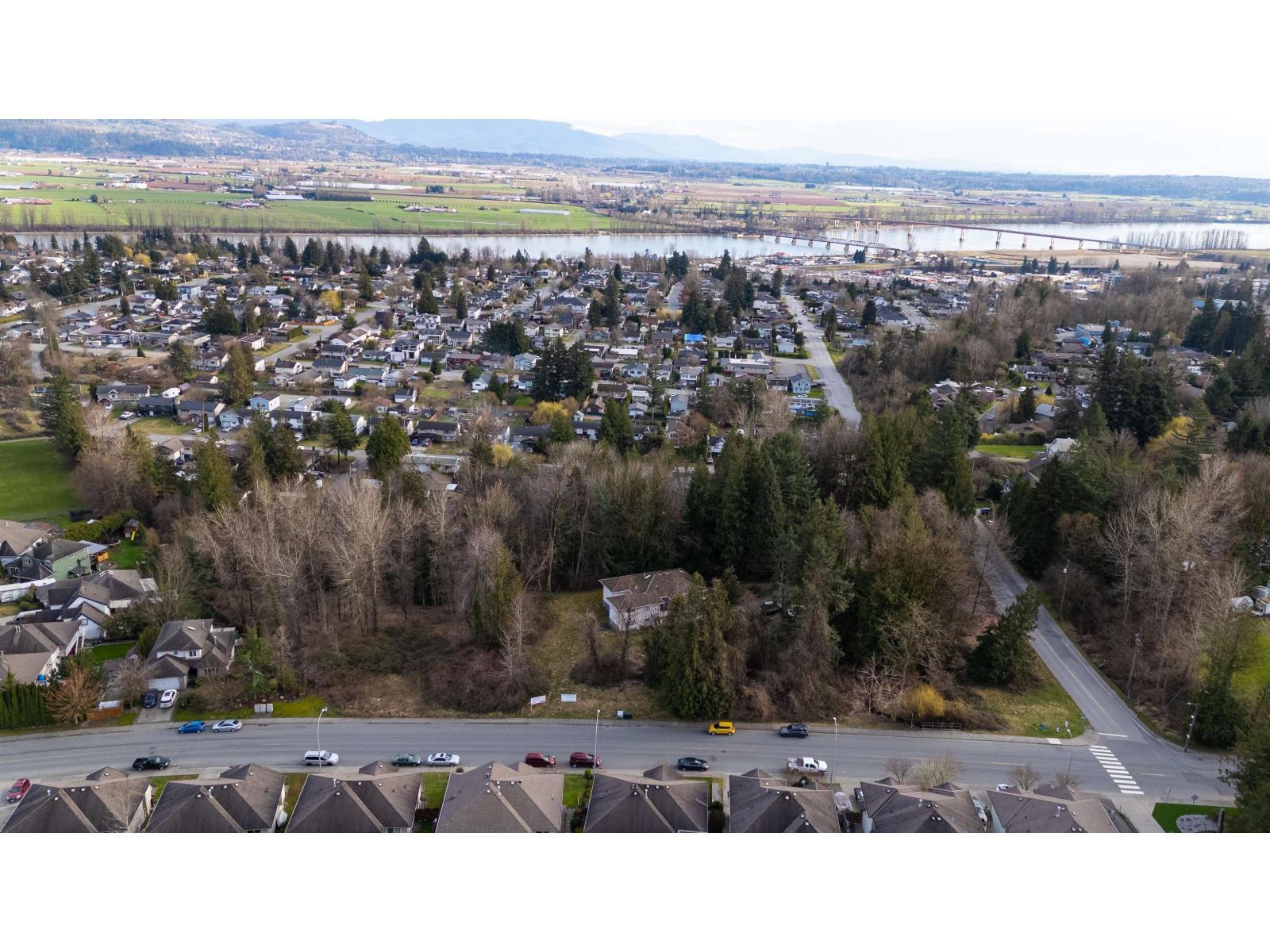 7816 Dunsmuir Street, Mission, BC