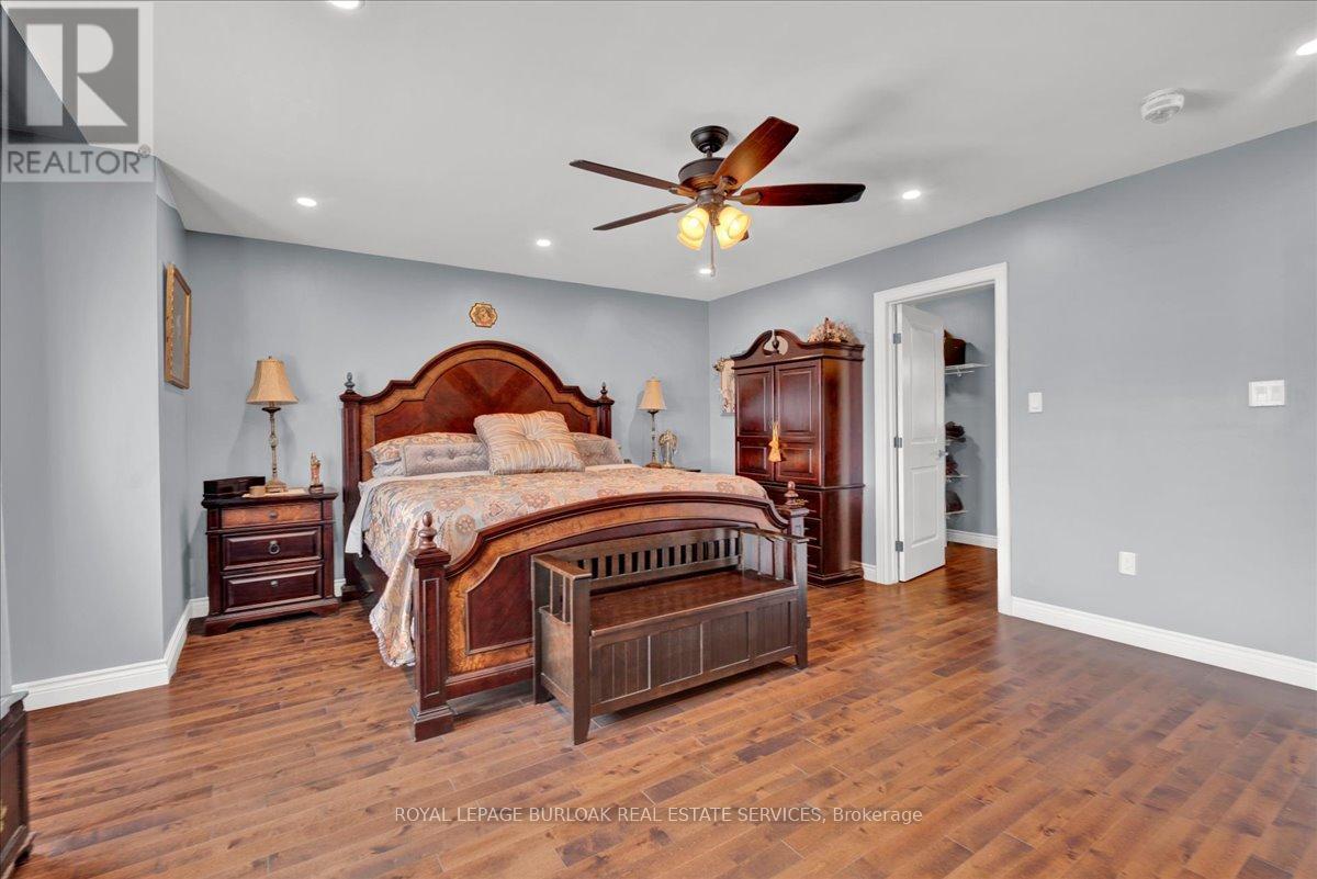 89 Eleanor Avenue, Hamilton, ON - Indoor Photo Showing Bedroom