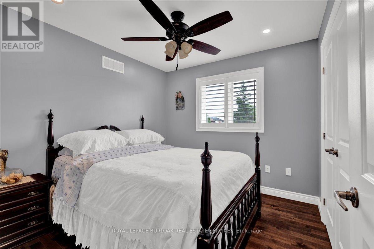 89 Eleanor Avenue, Hamilton, ON - Indoor Photo Showing Bedroom