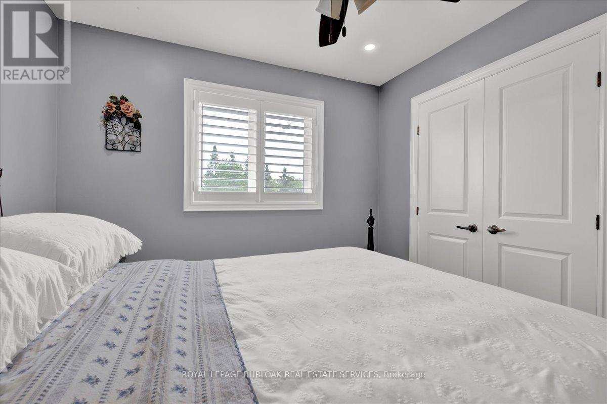 89 Eleanor Avenue, Hamilton, ON - Indoor Photo Showing Bedroom
