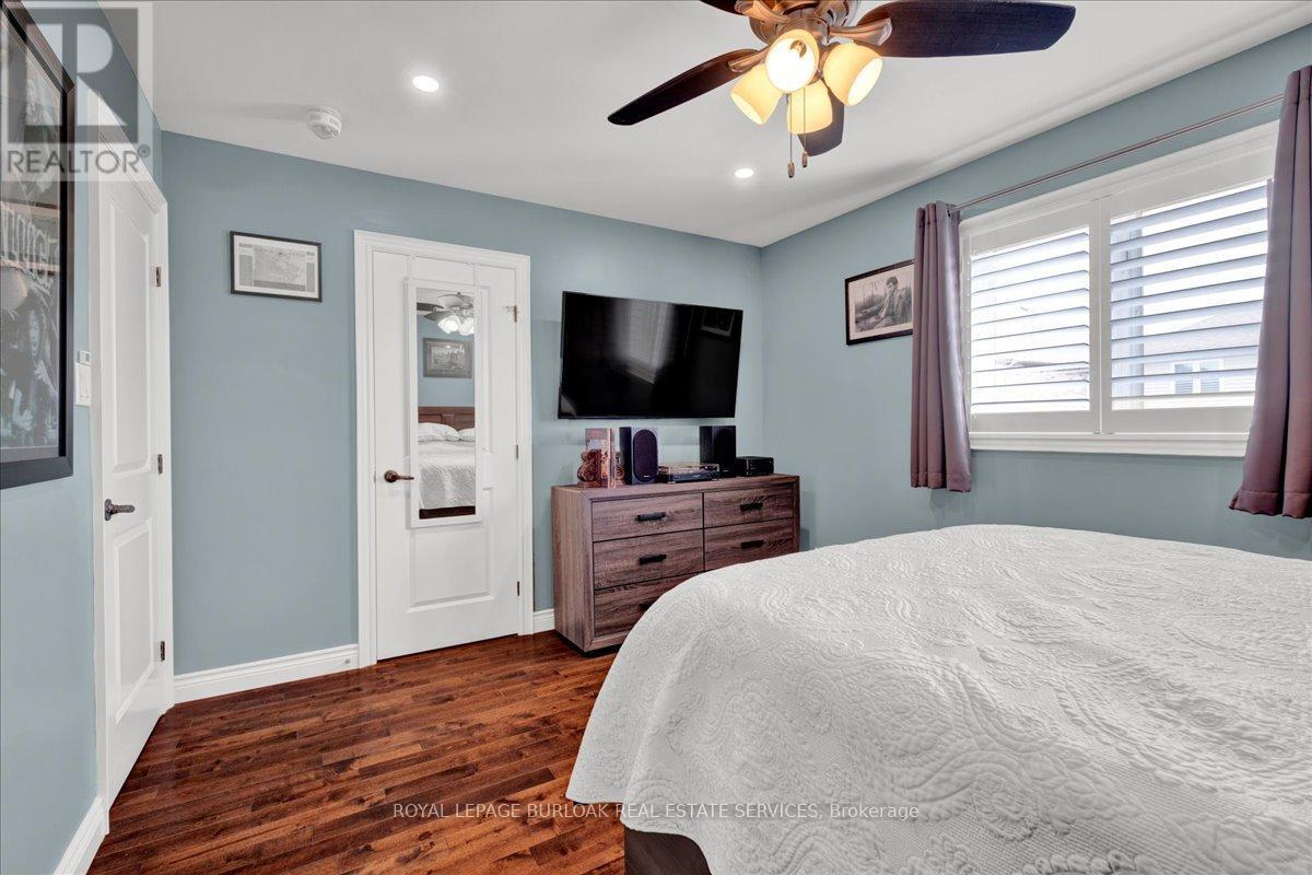 89 Eleanor Avenue, Hamilton, ON - Indoor Photo Showing Bedroom