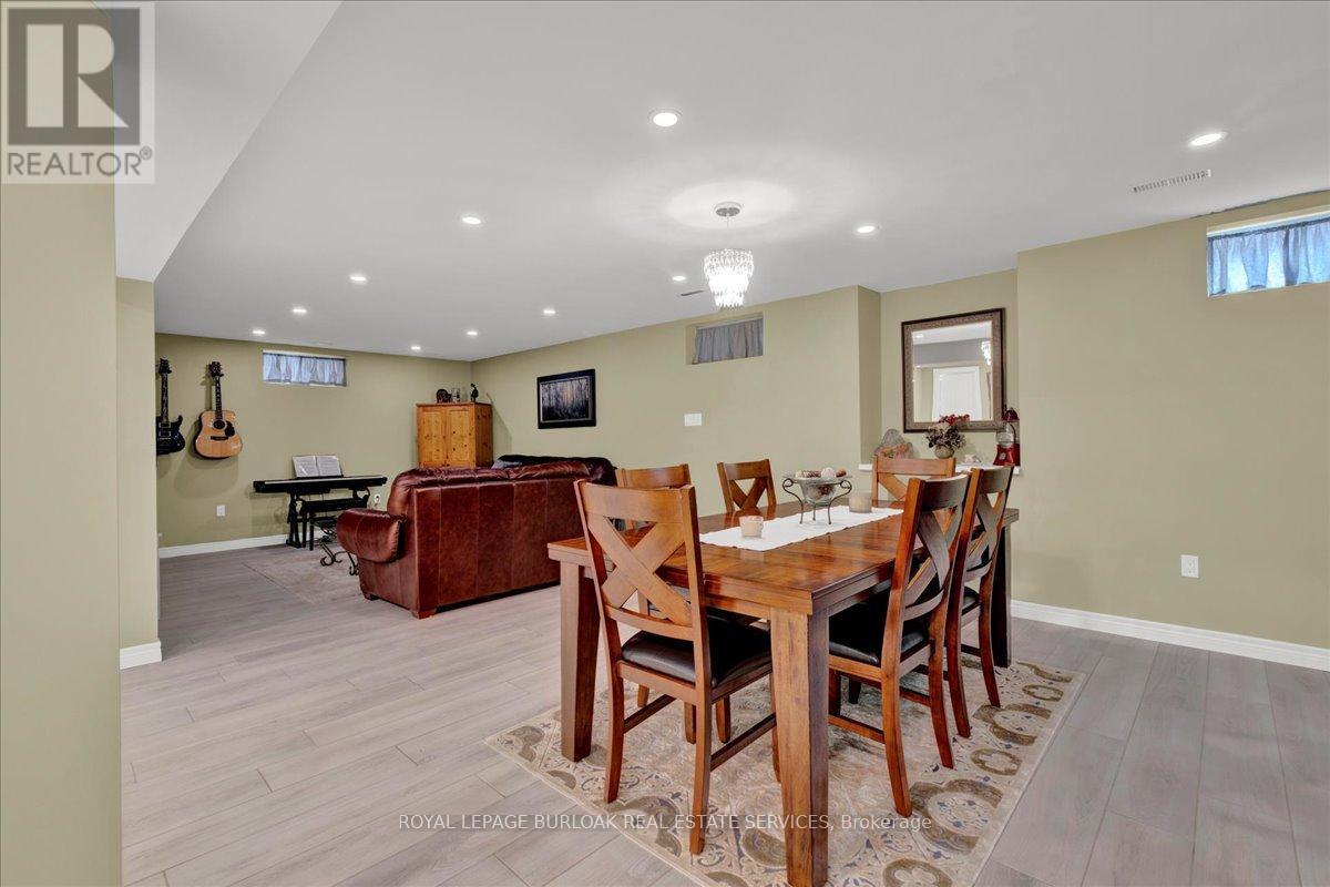 89 Eleanor Avenue, Hamilton, ON - Indoor Photo Showing Dining Room