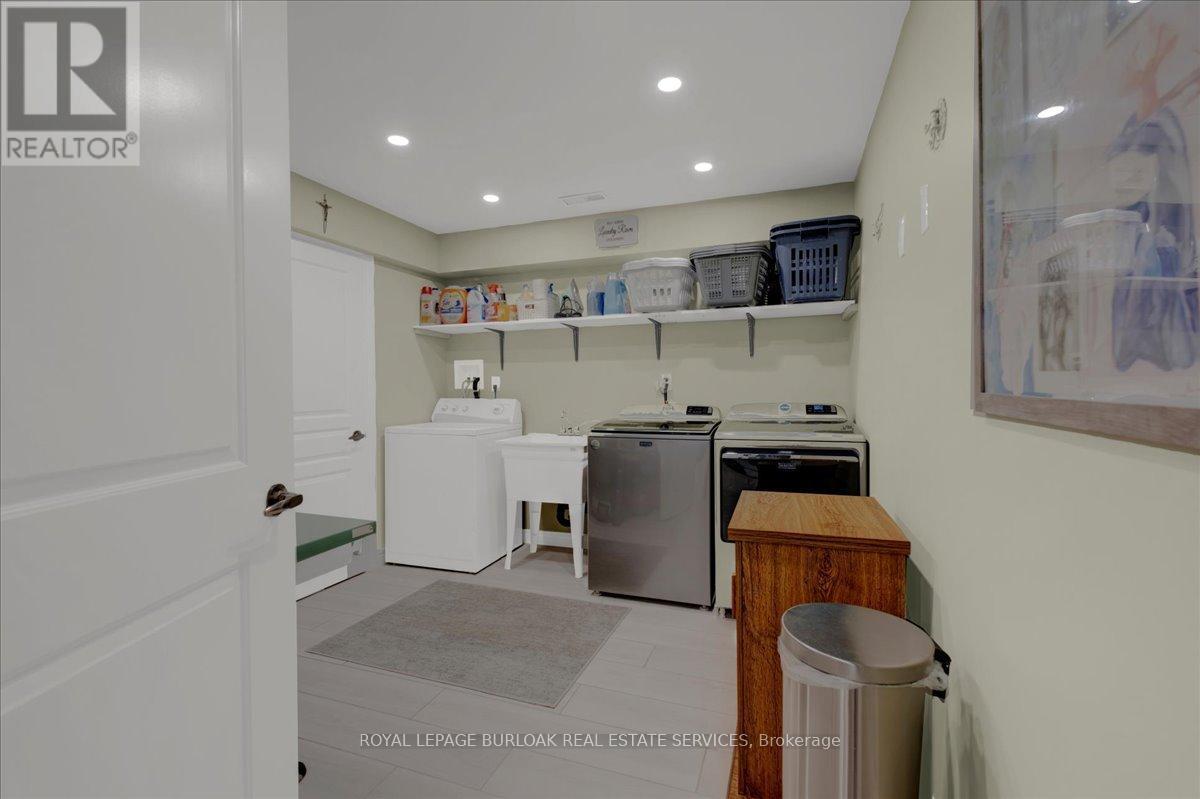 89 Eleanor Avenue, Hamilton, ON - Indoor Photo Showing Laundry Room