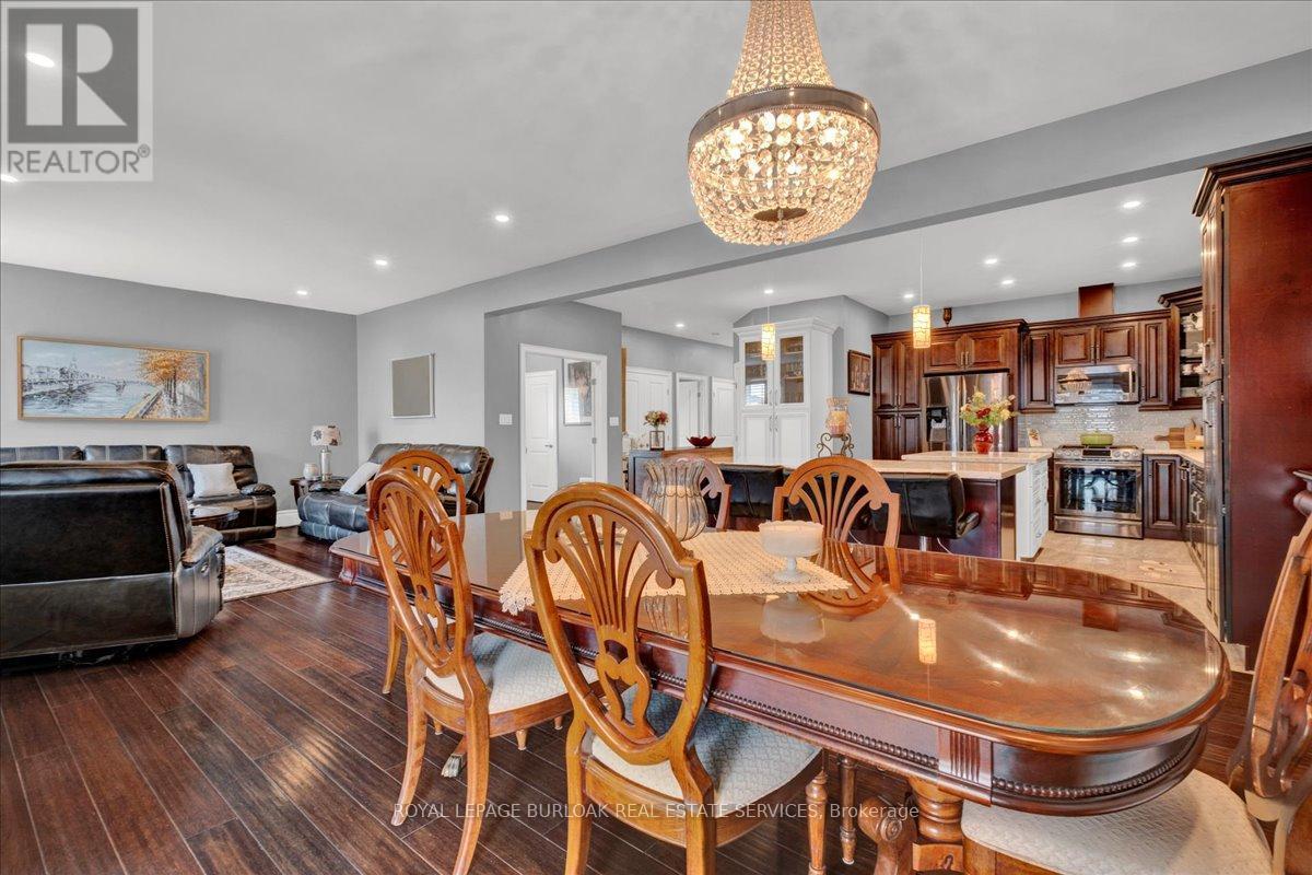 89 Eleanor Avenue, Hamilton, ON - Indoor Photo Showing Dining Room