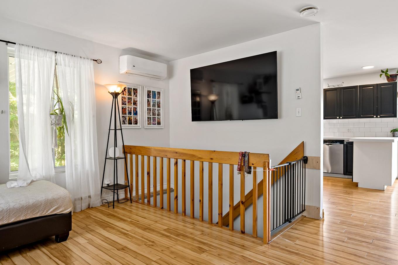 Living room - 6170 Route 117 N., Rivière-Rouge, QC - Indoor