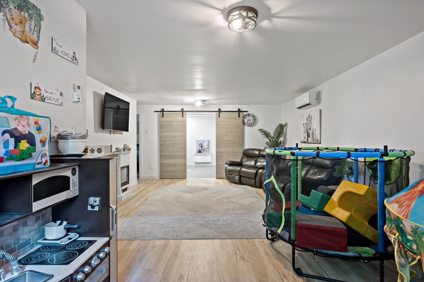 Basement - 6170 Route 117 N., Rivière-Rouge, QC - Indoor Photo Showing Other Room