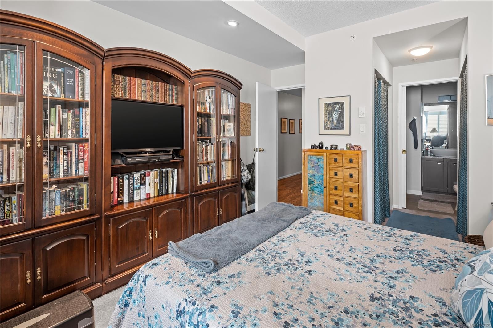 501-1020 View St, Victoria, BC - Indoor Photo Showing Bedroom
