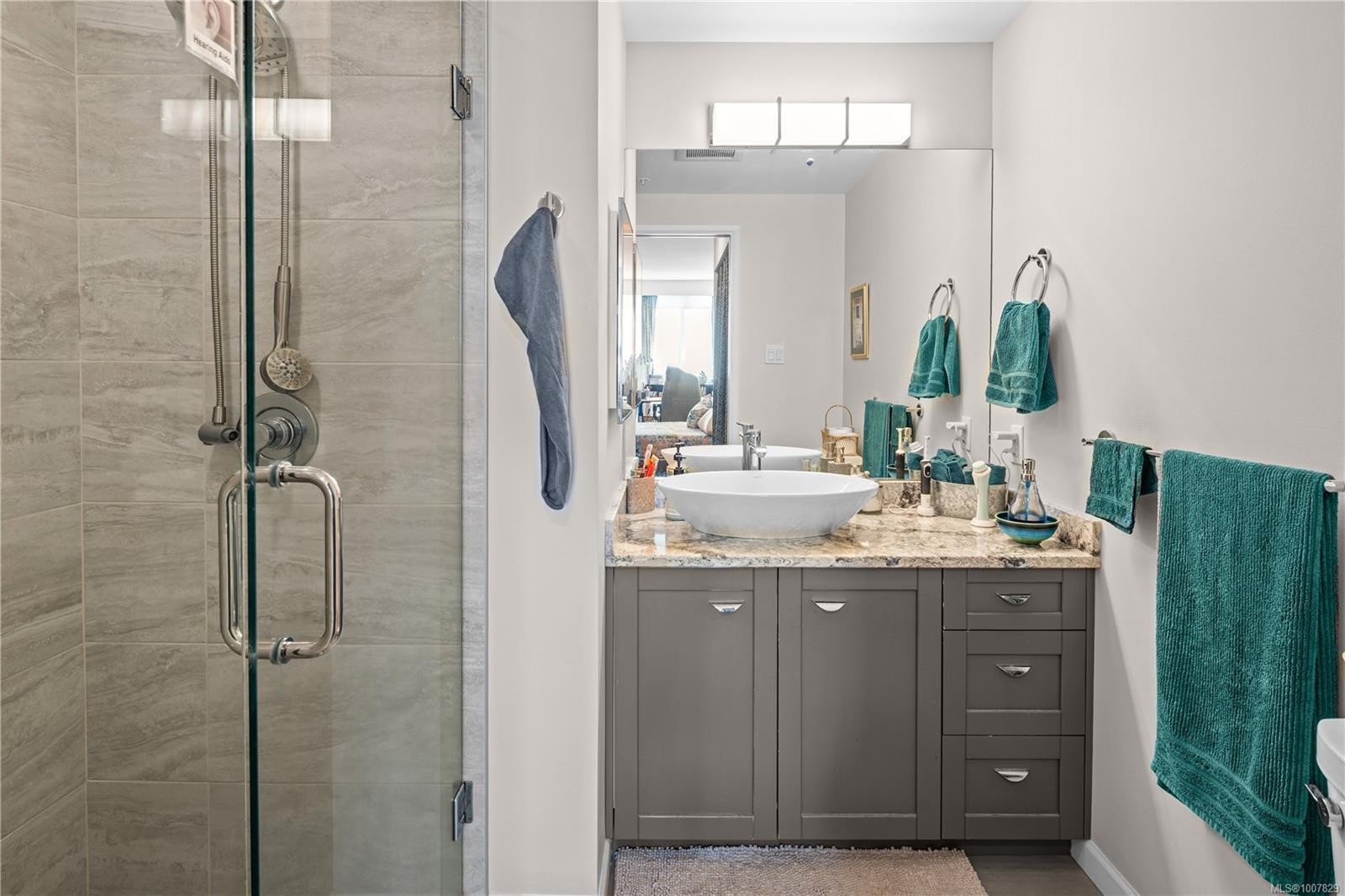 501-1020 View St, Victoria, BC - Indoor Photo Showing Bathroom