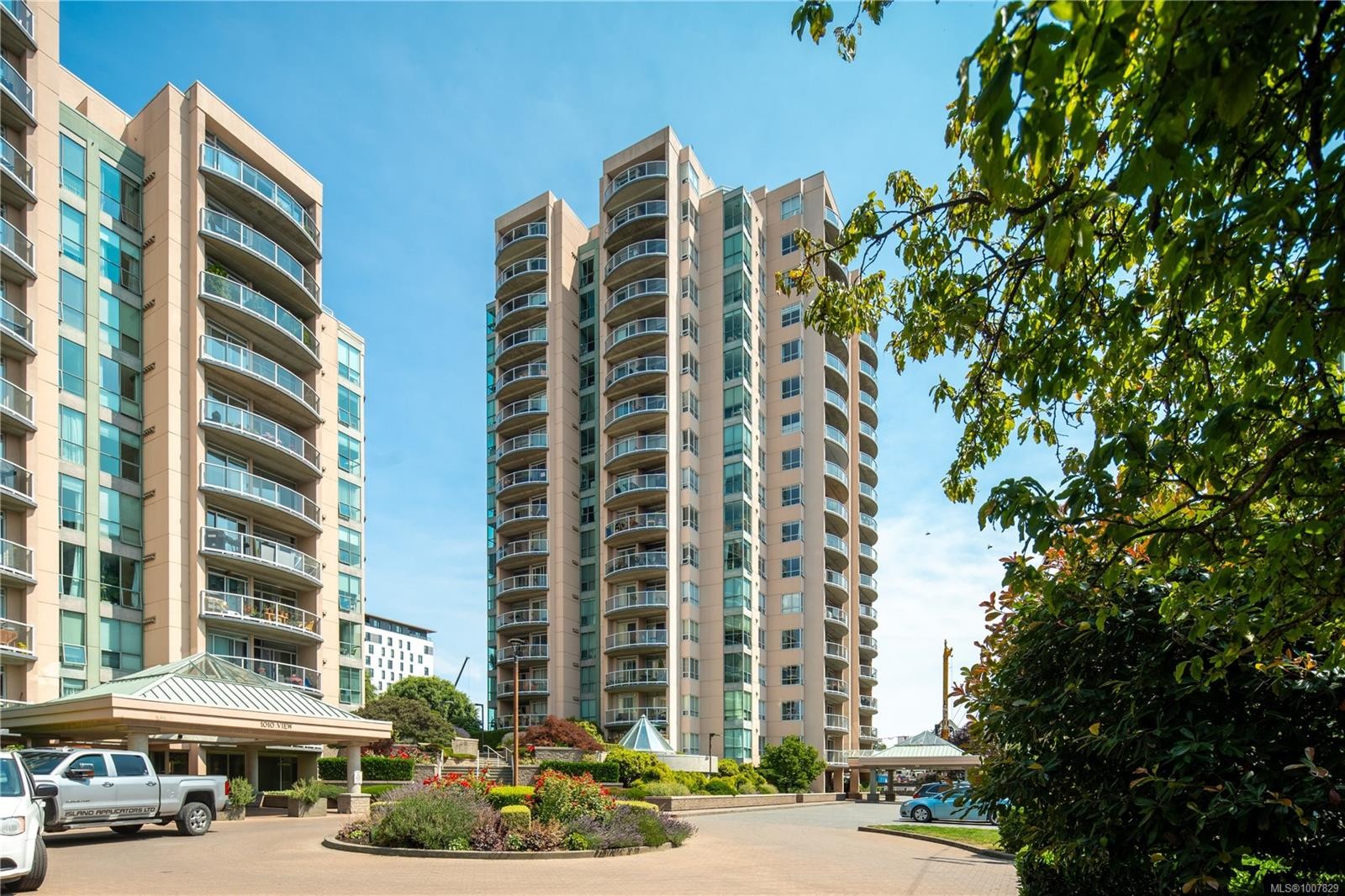 501-1020 View St, Victoria, BC - Outdoor With Balcony With Facade