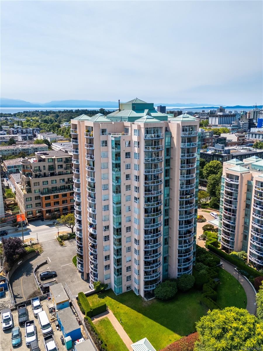 501-1020 View St, Victoria, BC - Outdoor With Facade