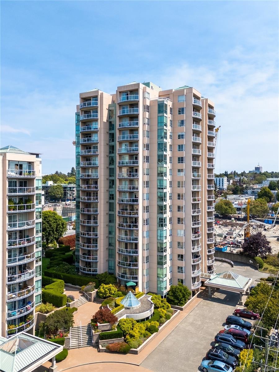 501-1020 View St, Victoria, BC - Outdoor With Balcony With Facade