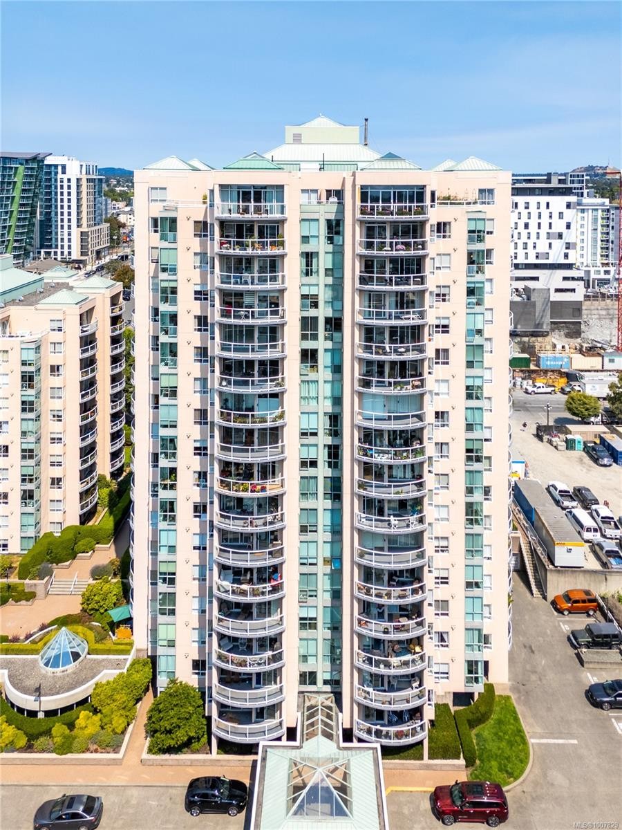 501-1020 View St, Victoria, BC - Outdoor With Facade