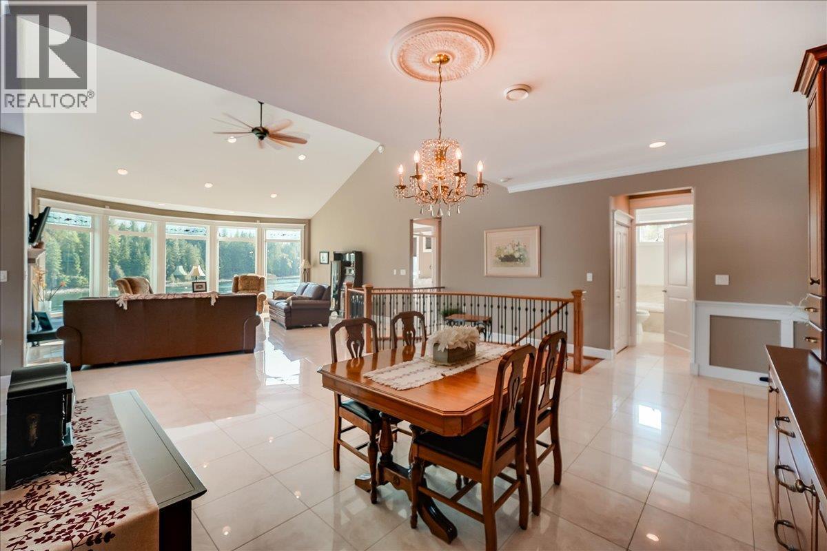 48-7126 Highway 3A Highway, Nelson, BC - Indoor Photo Showing Dining Room