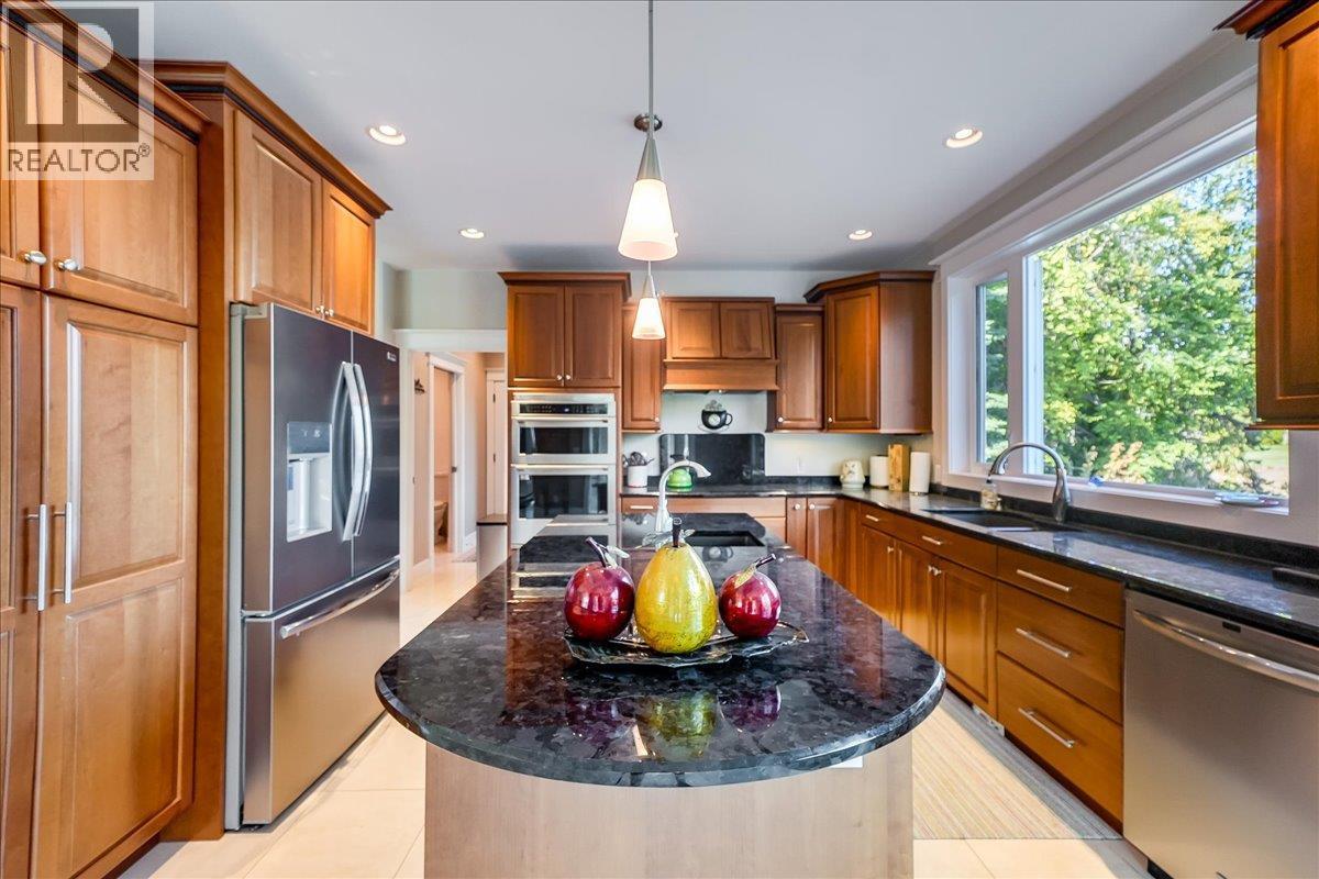48-7126 Highway 3A Highway, Nelson, BC - Indoor Photo Showing Kitchen With Double Sink