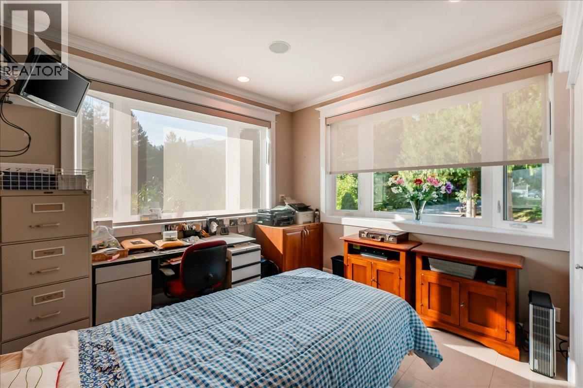 48-7126 Highway 3A Highway, Nelson, BC - Indoor Photo Showing Bedroom