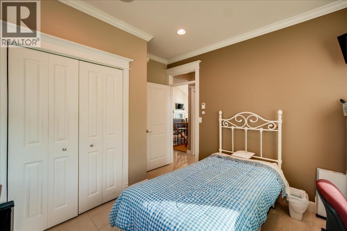 48-7126 Highway 3A Highway, Nelson, BC - Indoor Photo Showing Bedroom