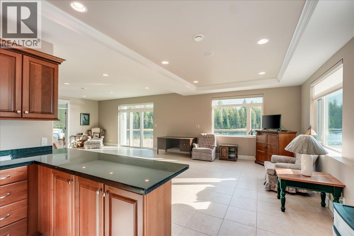 48-7126 Highway 3A Highway, Nelson, BC - Indoor