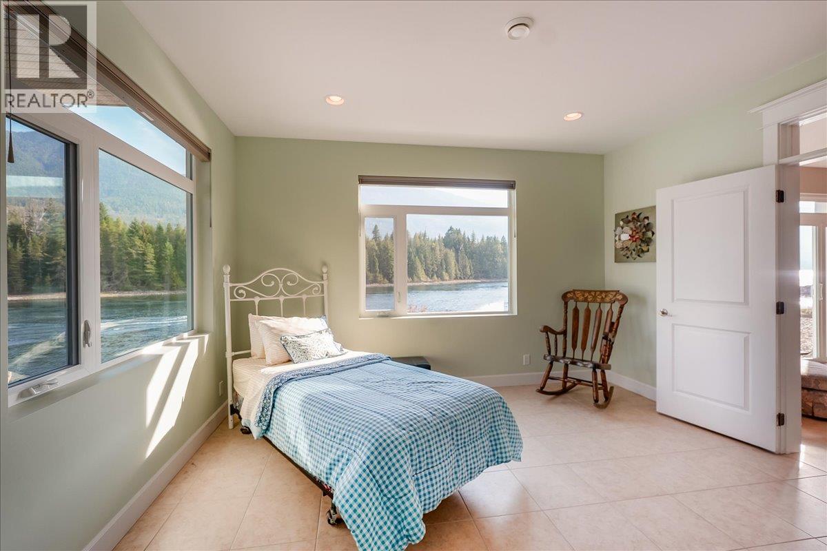 48-7126 Highway 3A Highway, Nelson, BC - Indoor Photo Showing Bedroom