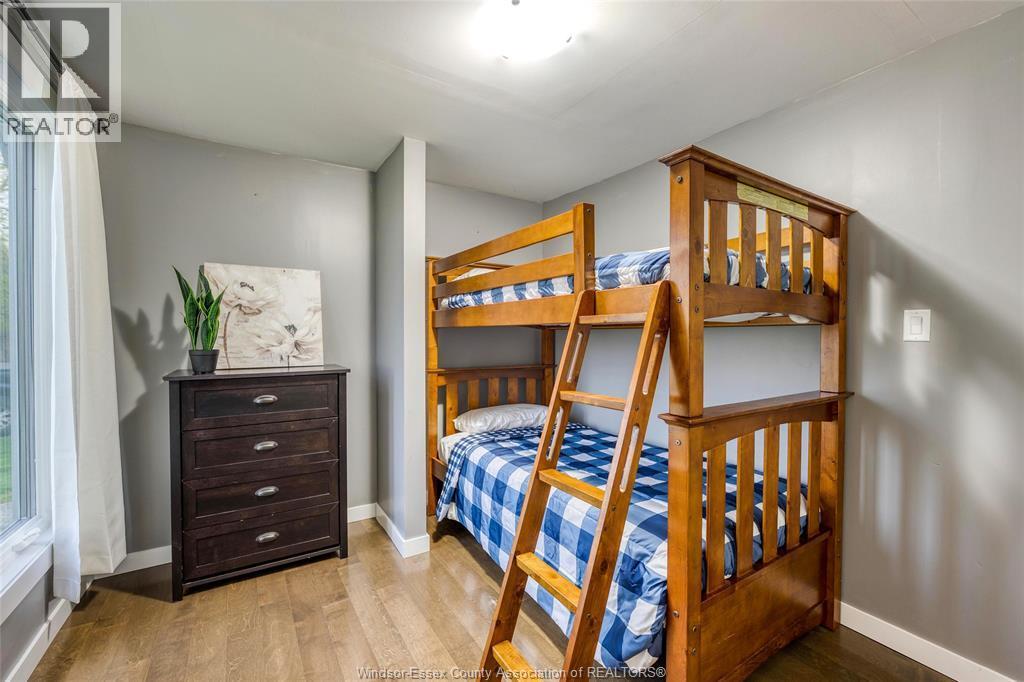 54 Main St, Mitchell'S Bay, ON - Indoor Photo Showing Bedroom