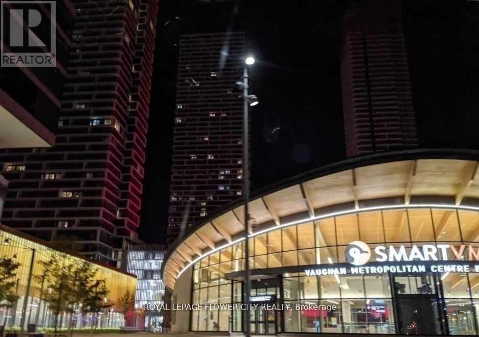 3807 - 950 Portage Parkway, Vaughan, ON - Outdoor