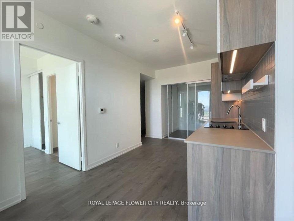 3807 - 950 Portage Parkway, Vaughan, ON - Photo Showing Other Room