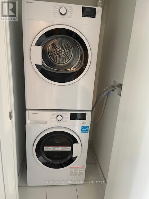 303 - 1 Kyle Lowry Road, Toronto, ON - Indoor Photo Showing Laundry Room