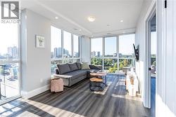 View of sunroom / solarium -