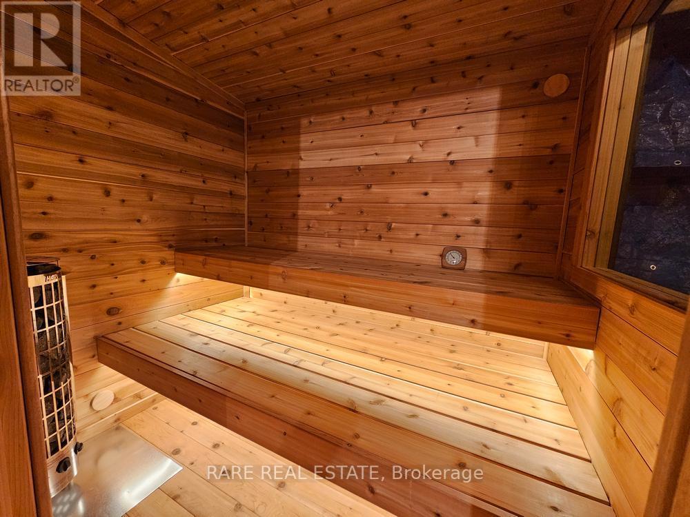 162 Blue Mountain Drive, Blue Mountains, ON - Indoor Photo Showing Other Room