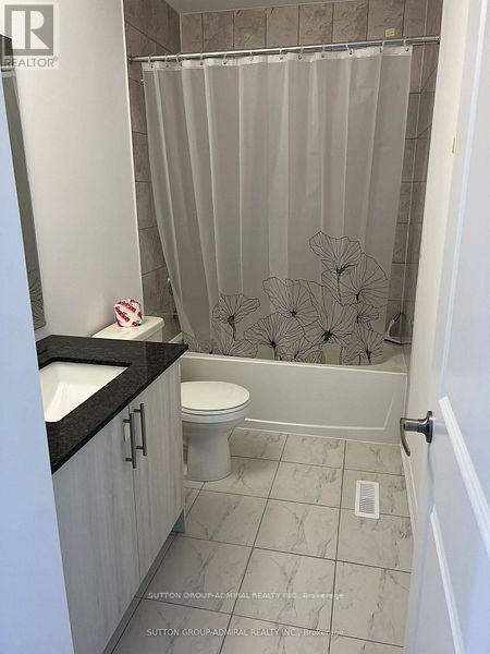 12 Pumpkin Corner Crescent, Barrie, ON - Indoor Photo Showing Bathroom