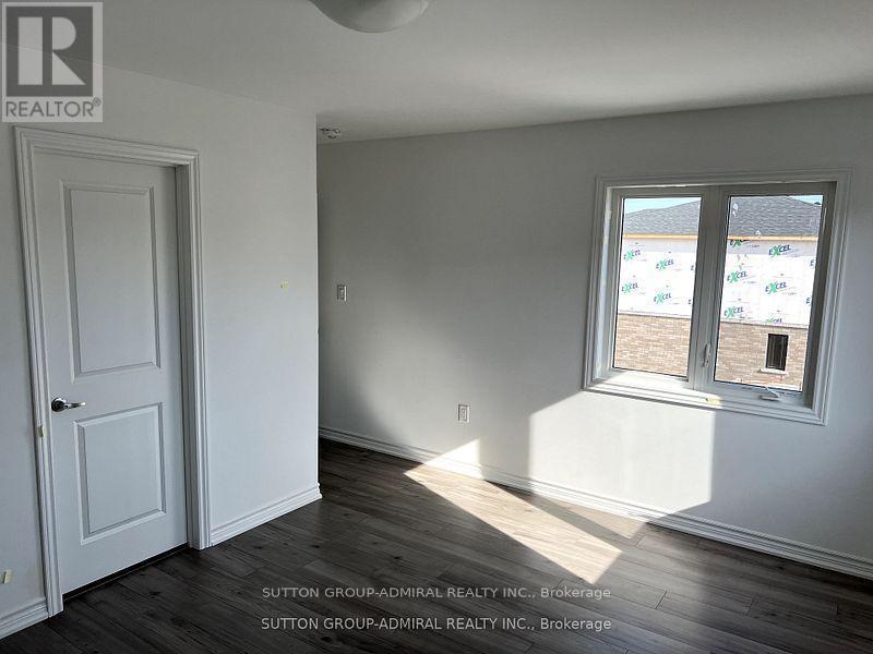 12 Pumpkin Corner Crescent, Barrie, ON - Indoor Photo Showing Other Room