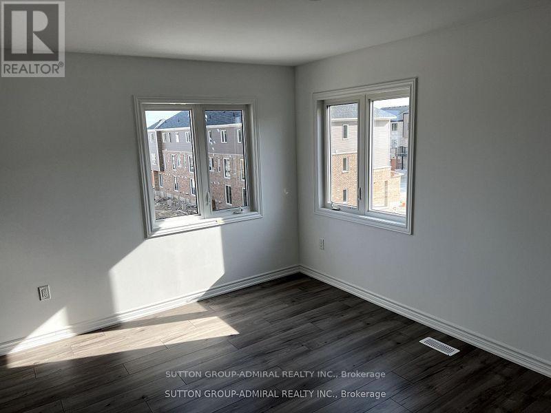 12 Pumpkin Corner Crescent, Barrie, ON - Indoor Photo Showing Other Room