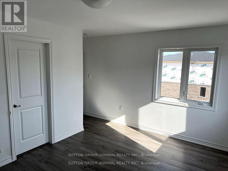 12 Pumpkin Corner Crescent, Barrie, ON - Indoor Photo Showing Other Room