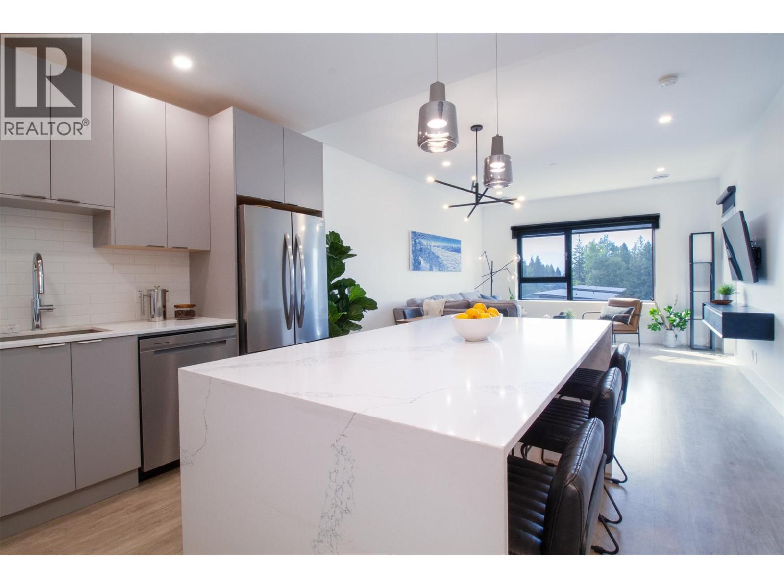 1701 Coursier Avenue Unit# 4403, Revelstoke, BC - Indoor Photo Showing Kitchen With Upgraded Kitchen
