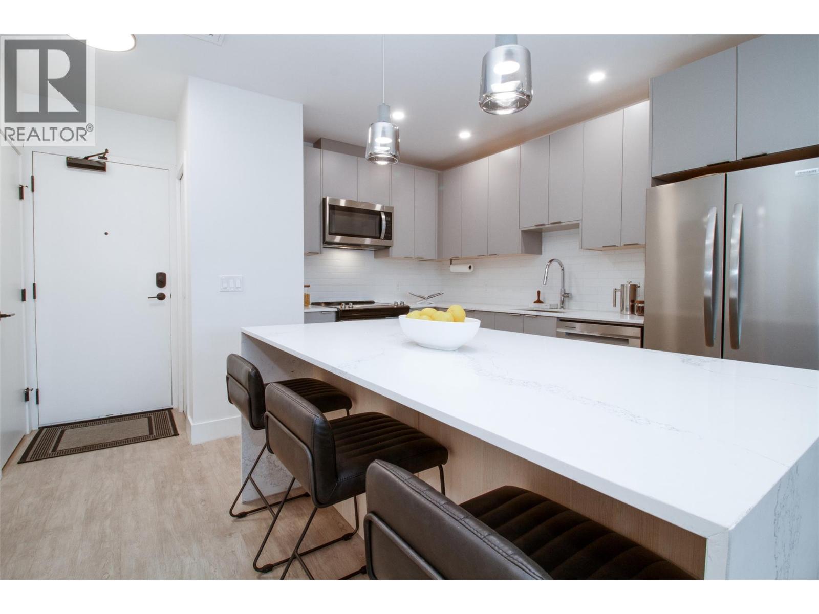 1701 Coursier Avenue Unit# 4403, Revelstoke, BC - Indoor Photo Showing Kitchen With Upgraded Kitchen