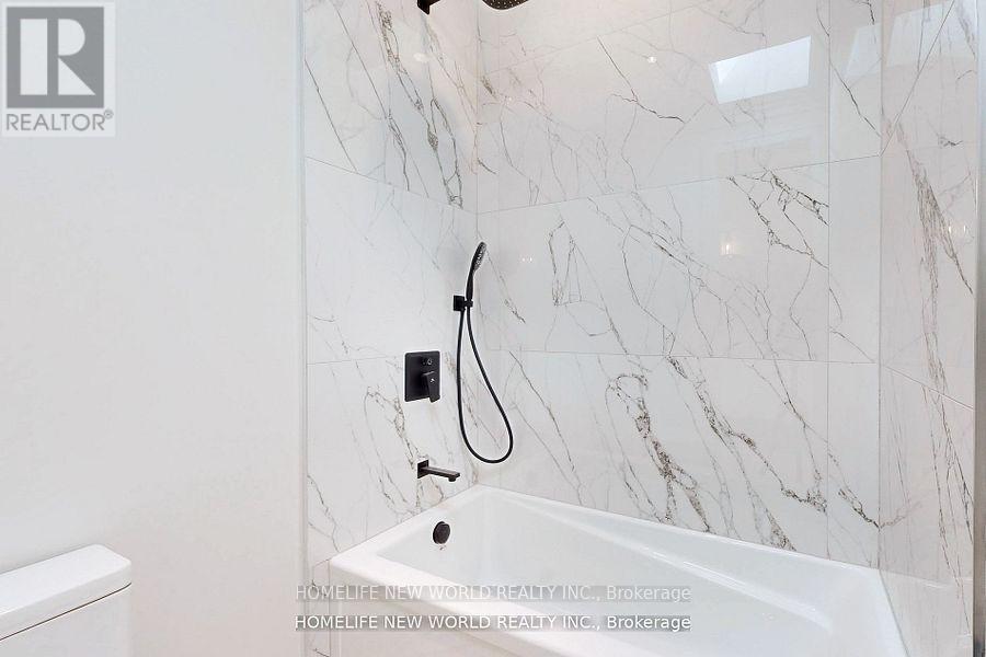 168 Glenvale Boulevard, Toronto, ON - Indoor Photo Showing Bathroom